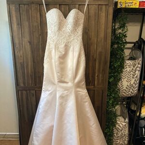 New Allure Bridals Wedding Dress Mermaid Dress Sweetheart Neckline Strapless
